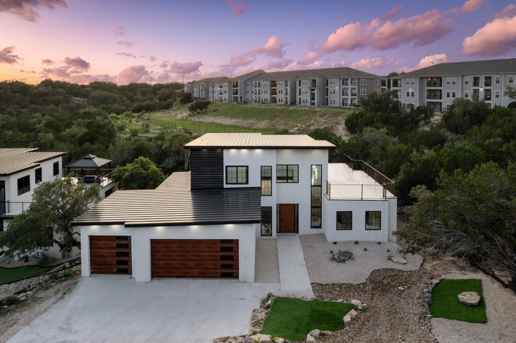 Bright and energy-efficient AAC home interior built by MOTIVA Properties